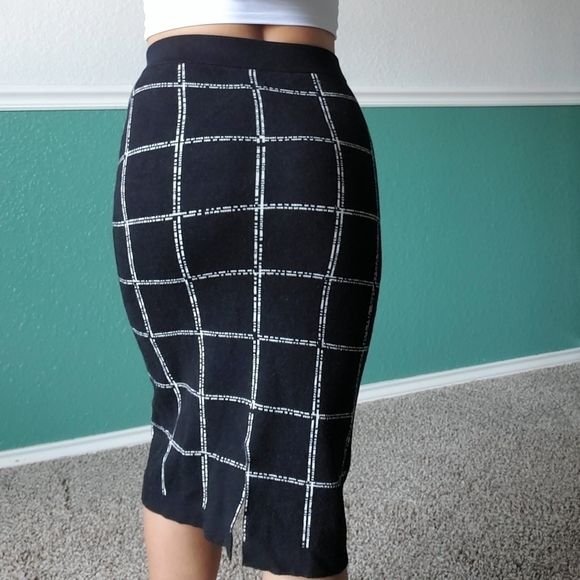 H&M Black White Knit Pencil Skirt Womens Small - Picture 1 of 4